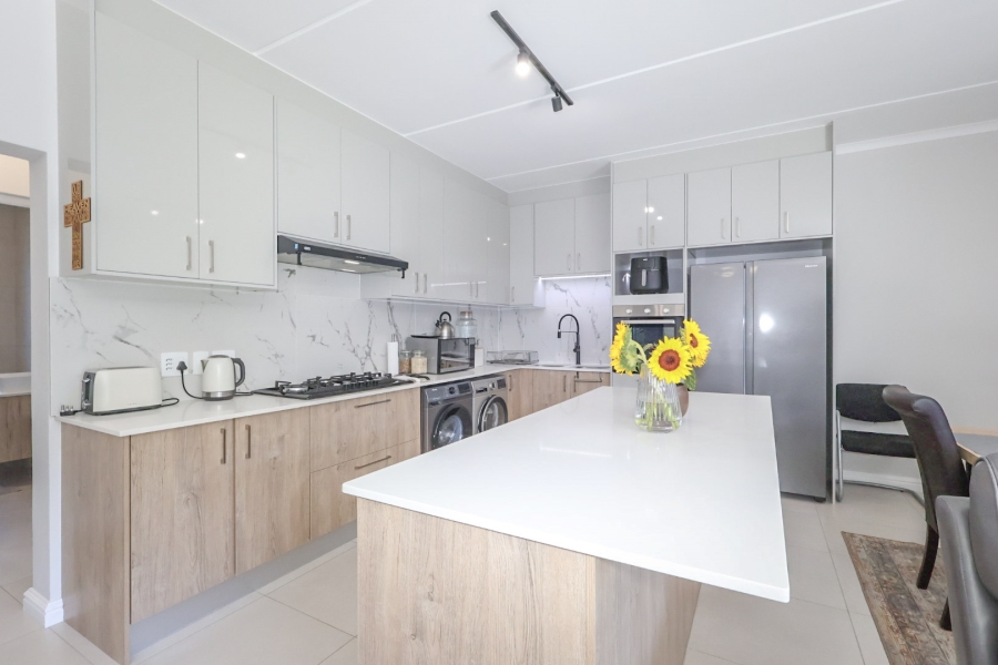 3 Bedroom Property for Sale in Sandown Western Cape